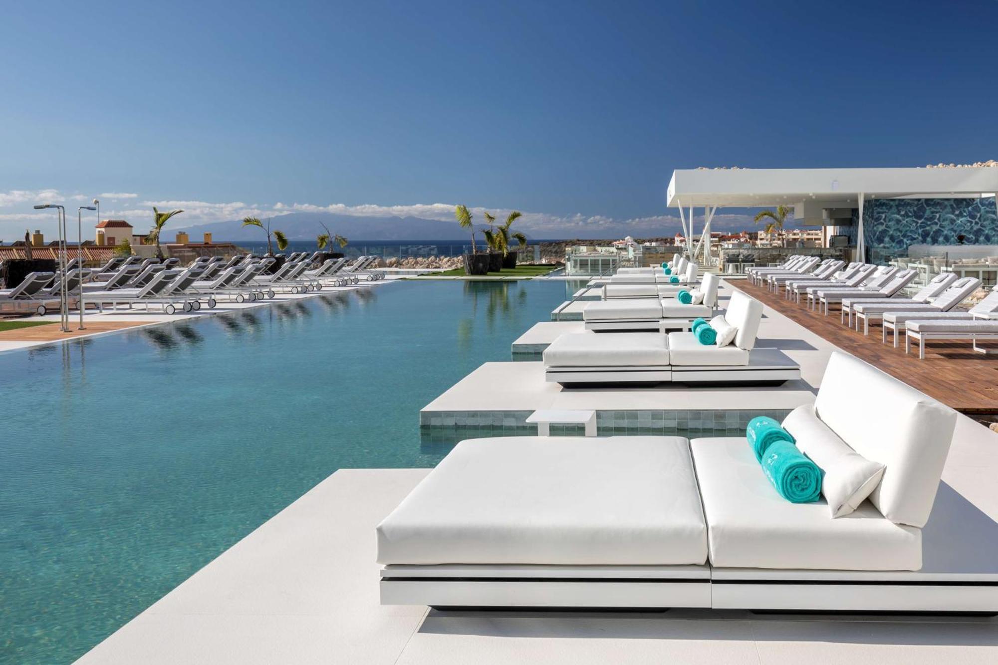 Royal Hideaway Corales Suites (Adults Only) Адехе Екстериор снимка